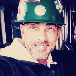 Meet your Posher, Derek